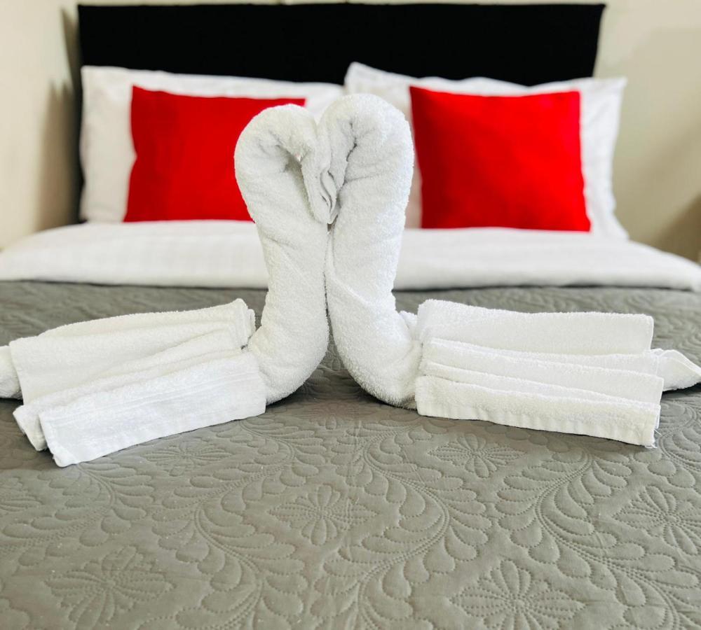 Indigo Suites Enfield Bagian luar foto